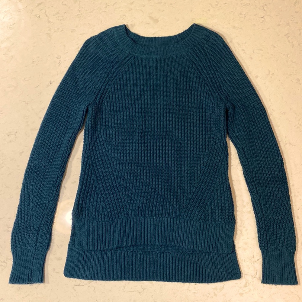 A+F High-low sweater, size medium